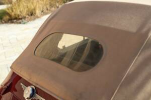 Image 17/50 of Renault 4 CV Décapotable (1957)