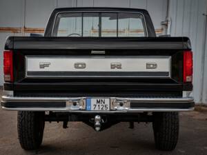 Image 6/8 of Ford F-250 (1983)