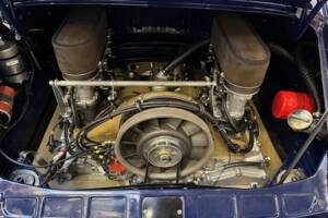 Image 34/50 of Porsche 911 2.0 L (1966)