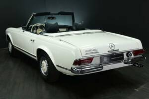 Image 4/50 of Mercedes-Benz 280 SL (1968)