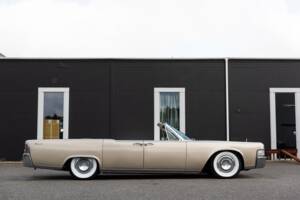 Bild 5/100 von Lincoln Continental Convertible (1965)