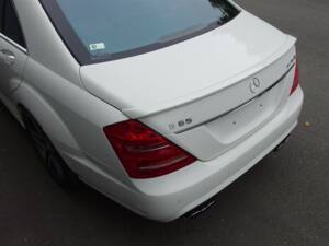 Image 16/99 of Mercedes-Benz S 65 AMG L (2006)
