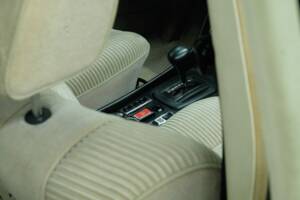 Image 37/50 de Mercedes-Benz 450 SEL 6,9 (1975)
