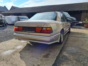 Bild 5/21 von Mercedes-Benz 300 E (1986)