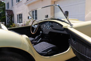 Bild 33/51 von AC Cobra 289 (1999)