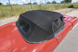 Image 38/80 of Jaguar E-Type 4.2 (1966)