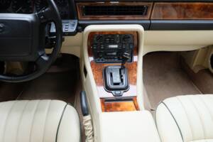 Image 21/77 de Jaguar XJ 40 (XJ-R) (1993)