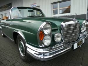 Afbeelding 21/26 van Mercedes-Benz 280 SE 3,5 (1970)