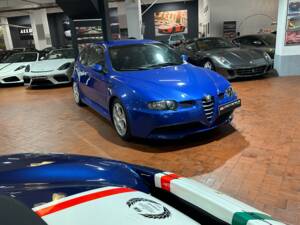 Image 3/22 of Alfa Romeo 147 3.2 GTA (2004)