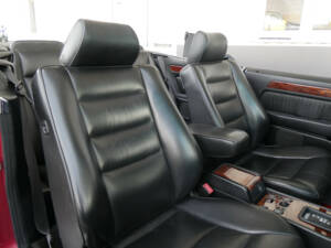 Image 14/25 of Mercedes-Benz 300 CE-24 3.4 AMG (1994)