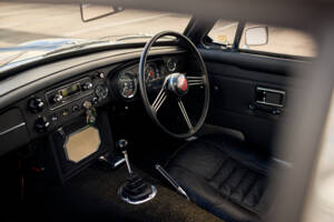 Image 73/100 de MG MGC GT (1970)