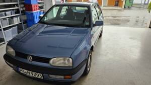 Bild 1/60 von Volkswagen Golf III 1.8 (1993)