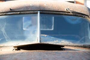 Image 77/134 of Ford V8 (1937)