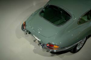 Image 25/50 of Jaguar E-Type 4.2 (1966)