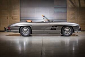 Image 4/22 de Mercedes-Benz 300 SL Roadster (1961)