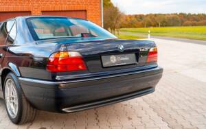 Image 11/55 of BMW 740i (1997)