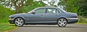 Image 8/50 of Jaguar XJ 8 4.2 (2007)