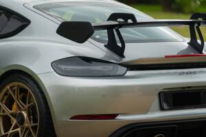 Obraz 5/98 pojazdu Porsche 718 Cayman GT4 RS Weissach (2024)