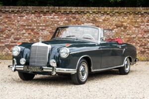 Bild 43/50 von Mercedes-Benz 220 SE Cabriolet (1960)