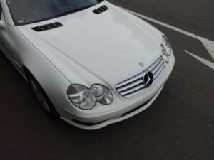 Image 10/97 de Mercedes-Benz SL 55 AMG (2003)