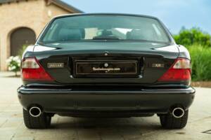 Bild 8/50 von Jaguar XJR 4.0 (2000)