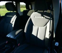 Image 22/50 de Jeep Wrangler Sahara 4.0L (2014)