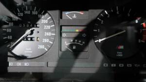 Image 6/35 of BMW M 635 CSi (1984)