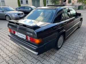 Image 14/21 of Mercedes-Benz 190 E 2.3-16 (1987)