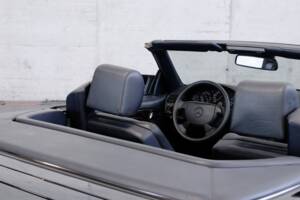 Image 21/46 of Mercedes-Benz SL 320 (1998)