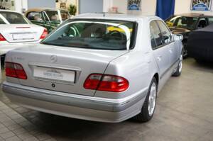 Bild 14/38 von Mercedes-Benz E 200 Kompressor (2001)