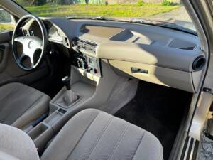 Imagen 31/100 de BMW 518i (1991)