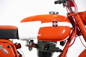 Image 41/50 of Gilera Giubileo 175 Sport (1963)