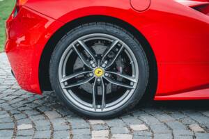 Image 18/56 of Ferrari 488 GTB (2020)