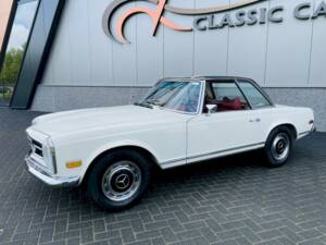 Immagine 2/36 di Mercedes-Benz 280 SL (1970)