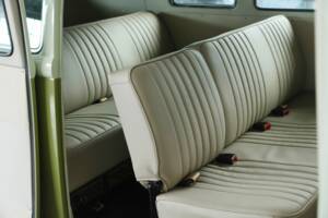 Image 27/47 of Volkswagen T1 minibus (1961)