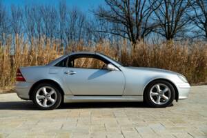 Image 4/48 of Mercedes-Benz SLK 320 (2001)