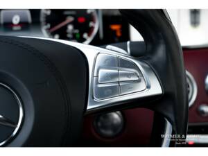 Image 21/36 of Mercedes-Benz S 500 4MATIC (2015)