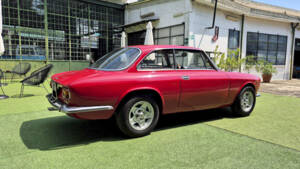 Bild 10/50 von Alfa Romeo Giulia 1300 GT Junior (1971)