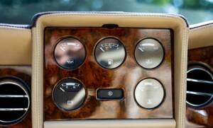 Image 29/46 of Bentley Azure (1997)