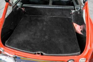 Bild 39/50 von MG MGB GT V8 SEC (1978)