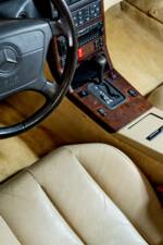 Image 32/43 of Mercedes-Benz 500 SL (1992)