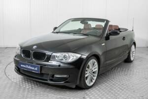 Image 18/50 de BMW 120i (2008)