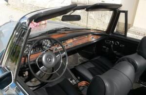 Bild 8/25 von Mercedes-Benz 280 SE (1968)