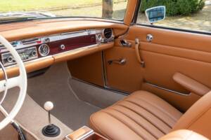 Image 15/35 de Mercedes-Benz 230 SL (1963)