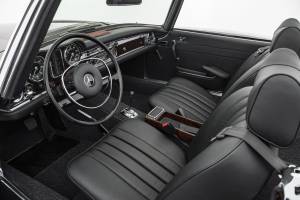 Image 19/32 de Mercedes-Benz 280 SL (1968)