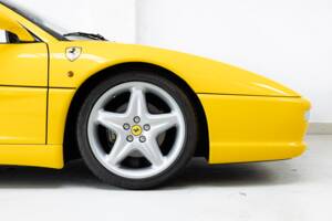 Image 20/36 de Ferrari F 355 Berlinetta (1995)