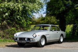 Image 8/49 de Ferrari 330 GT 2+2 (1966)