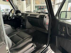 Bild 10/25 von Mercedes-Benz G 320 CDI (2007)