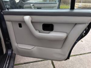 Bild 103/113 von BMW 735i (1986)