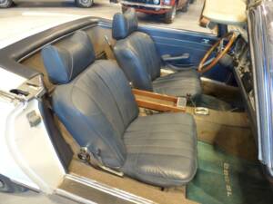 Bild 23/36 von Mercedes-Benz 280 SL (1969)